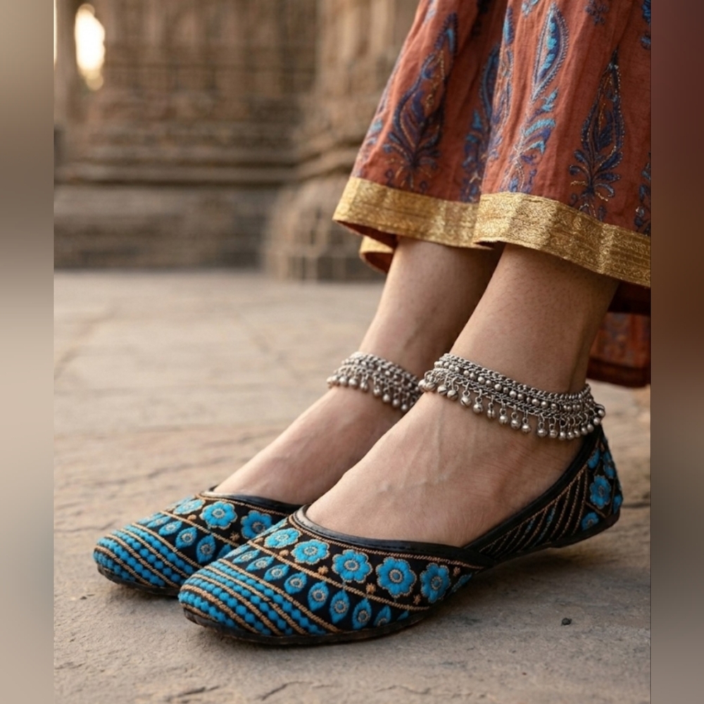 Bansi Chouhan Punjabi Jutti - Black & Turquoise Floral Embroidered Boho Flats 8